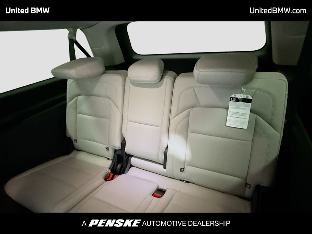 Thumbnail: 2025 Lincoln Navigator L - 14