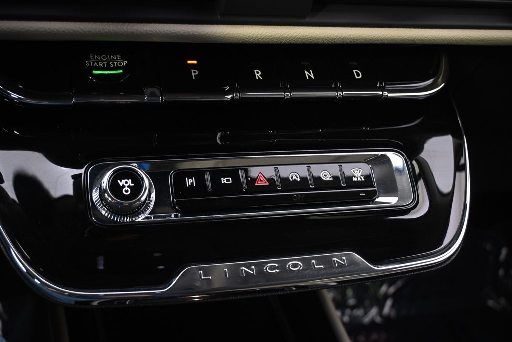 New 2026 White Lincoln Reserve image 30