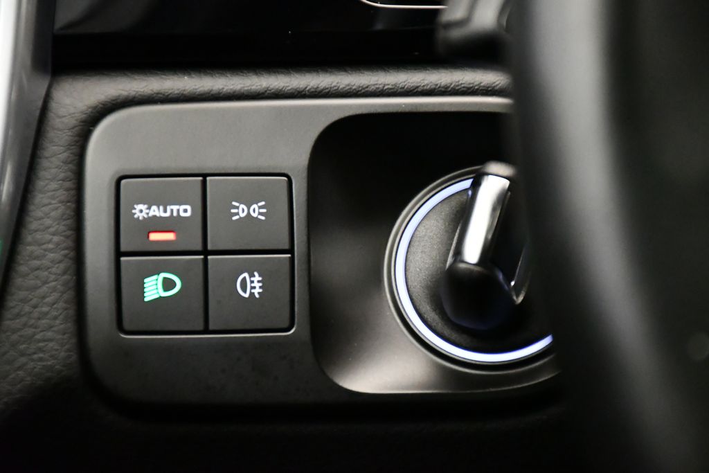 Thumbnail: 2022 Porsche Cayenne - 25