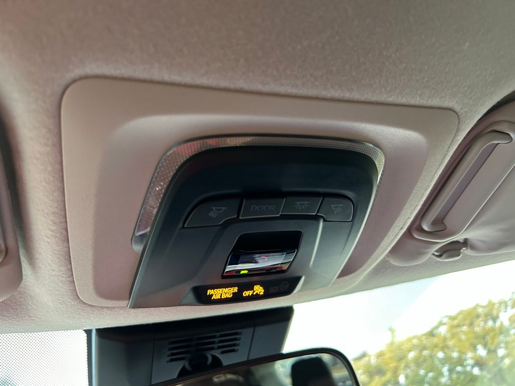 Thumbnail: 2025 Toyota Corolla - 26