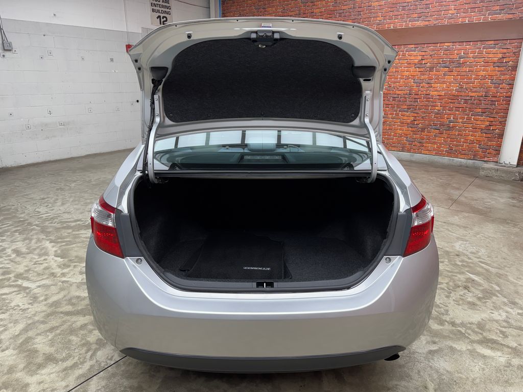 Used 2016 Silver Toyota LE image 26