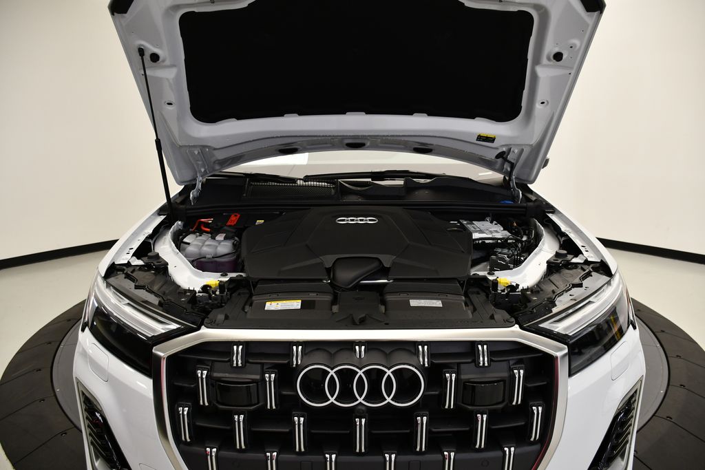 Thumbnail: 2025 Audi Q7 - 12