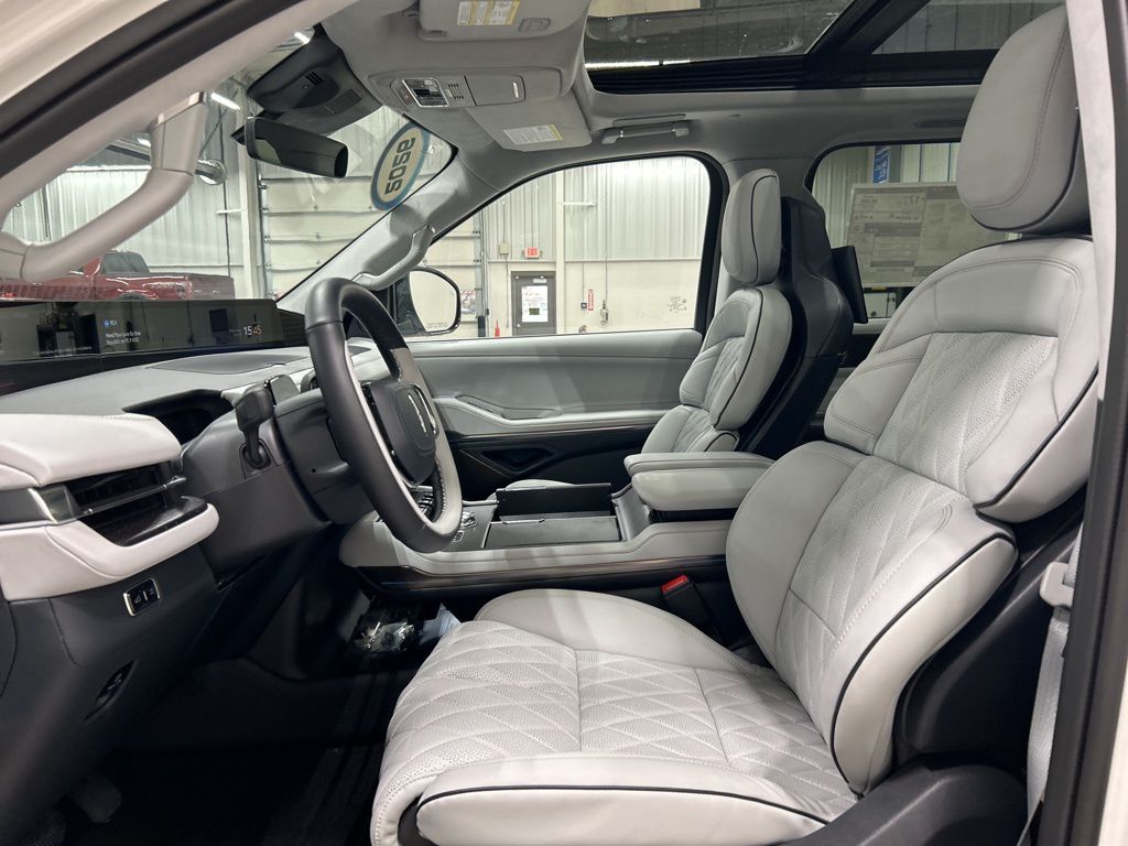 new 2026 Lincoln Navigator L car, priced at $129,225