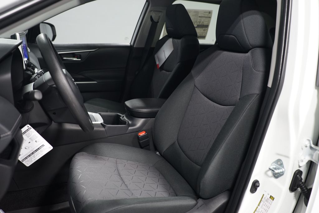 Thumbnail: 2025 Toyota RAV4 - 27