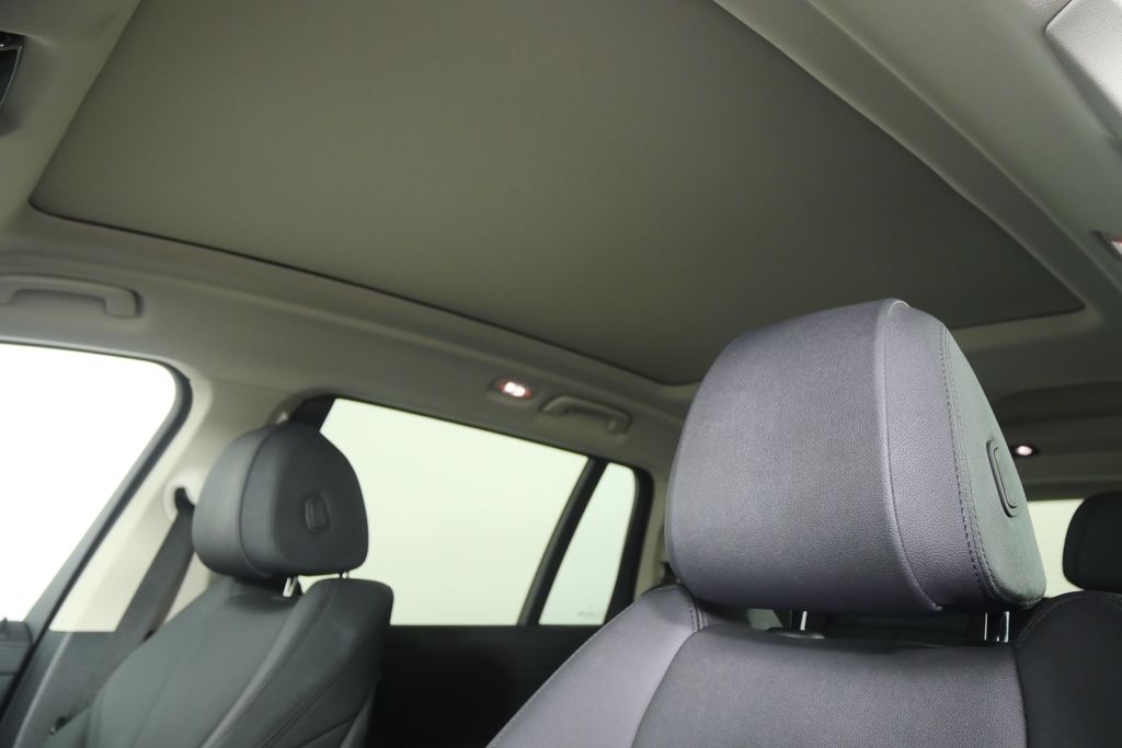 Thumbnail: 2021 BMW X7 - 12