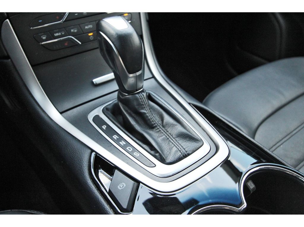 2018 Ford Edge SEL White at Bravo Nissan