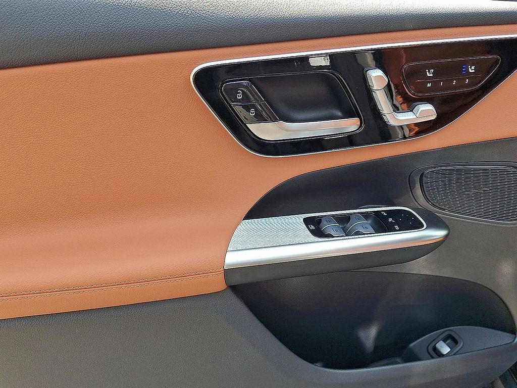 Thumbnail: 2025 Mercedes-Benz GLC - 8