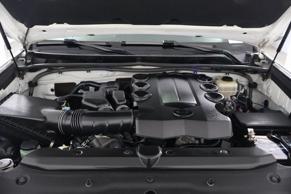 Thumbnail: 2015 Toyota 4Runner - 15