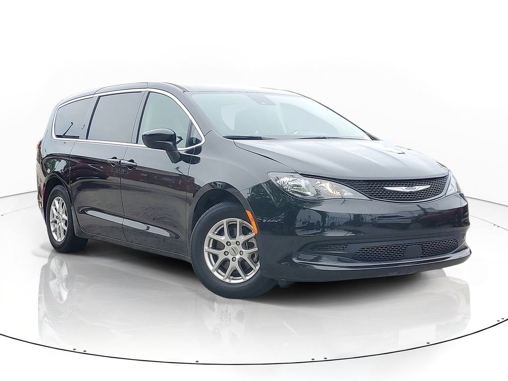 Brilliant Black Crystal Pearlcoat 2023 Chrysler Voyager LX FWD Minivan Front-Wheel Drive 9-Speed Automatic
