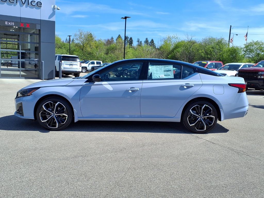 New 2026 Gray Nissan 2.5 SR image 4