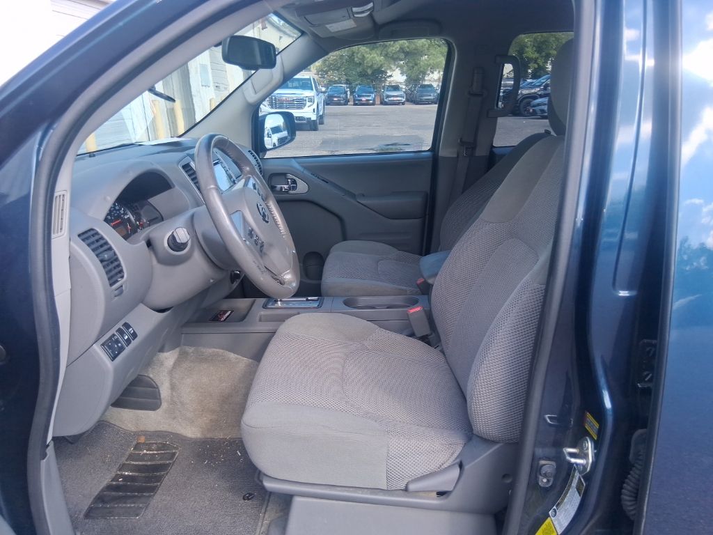 Used 2018 Blue Nissan SV image 10