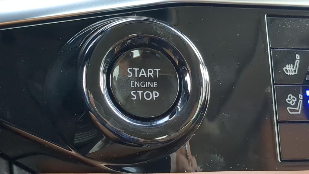 New 2026 Boulder Gray Pearl Nissan Platinum image 23