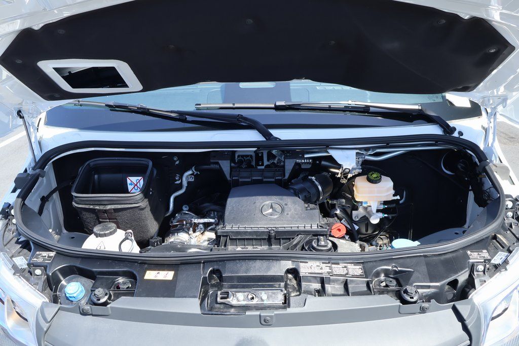 Thumbnail: 2025 Mercedes-Benz Sprinter - 9