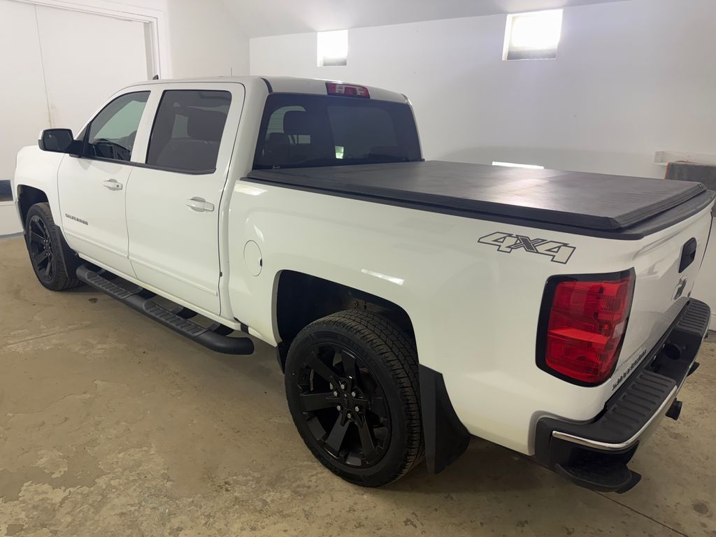 2017 Chevrolet Silverado 1500 LT - Image 3