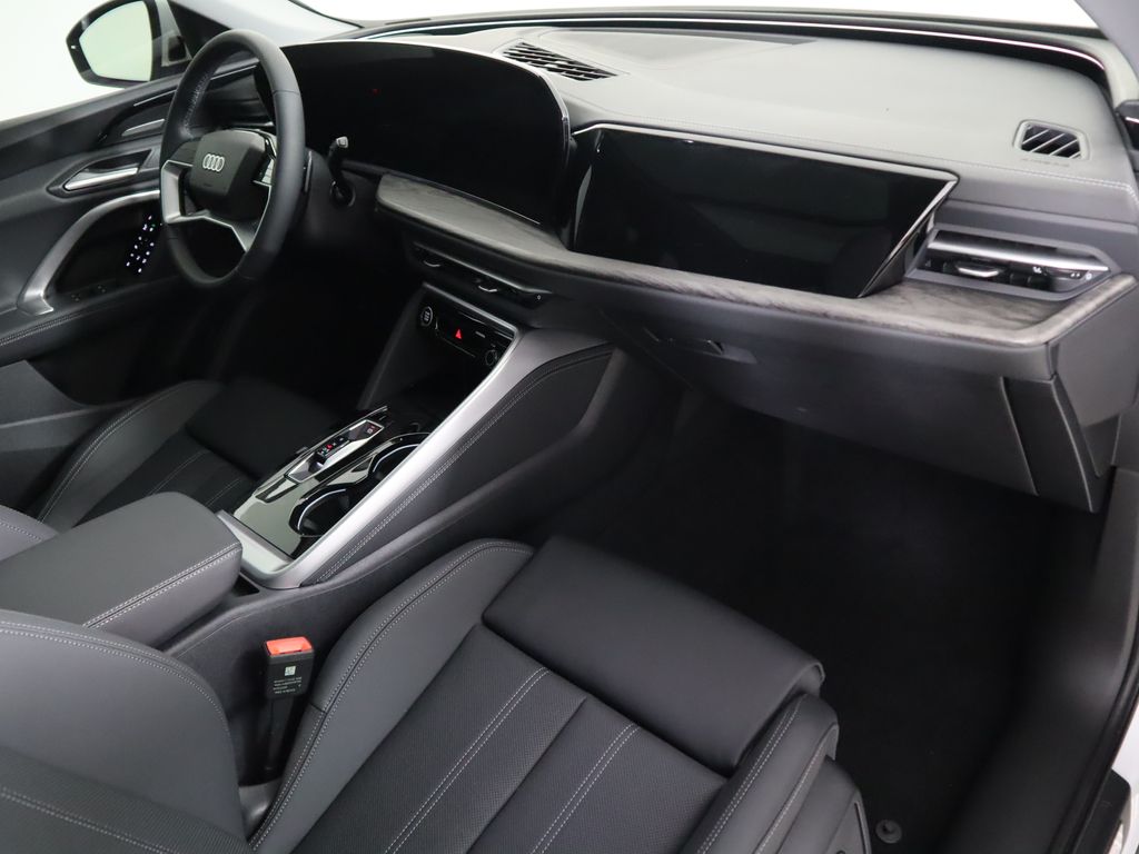 Thumbnail: 2025 Audi Q5 - 19