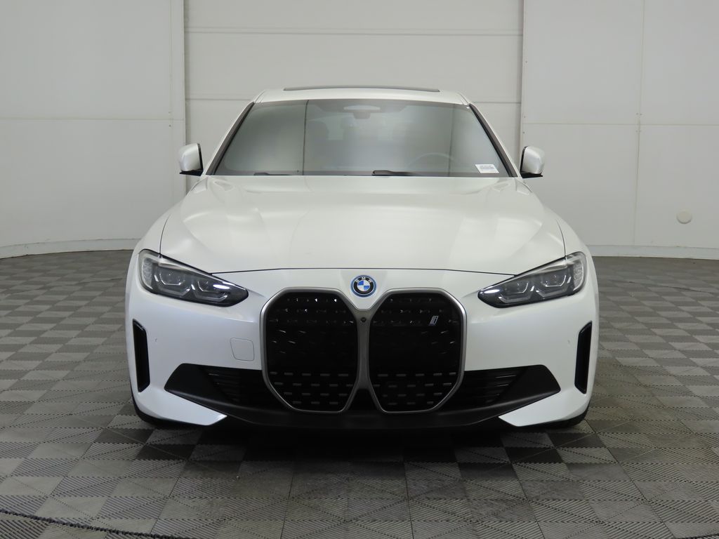 Thumbnail: 2023 BMW i4 - 2