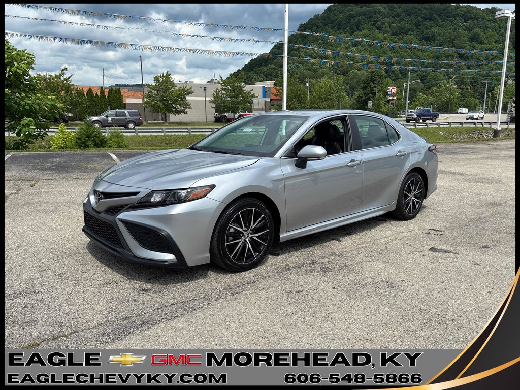 2024 Toyota Camry SE FWD