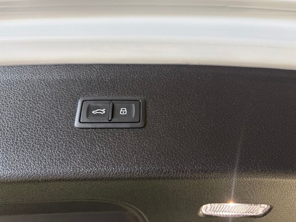 Thumbnail: 2023 Audi Q5 - 24
