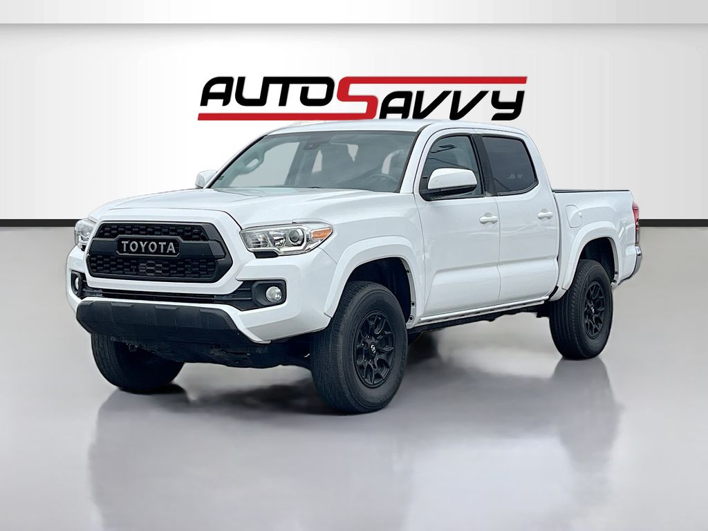 Used 2019 White Toyota SR5 image 3