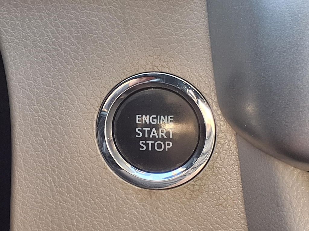 2014 Toyota Highlander XLE V6 Gray at Texan Dodge Chrysler Jeep Ram