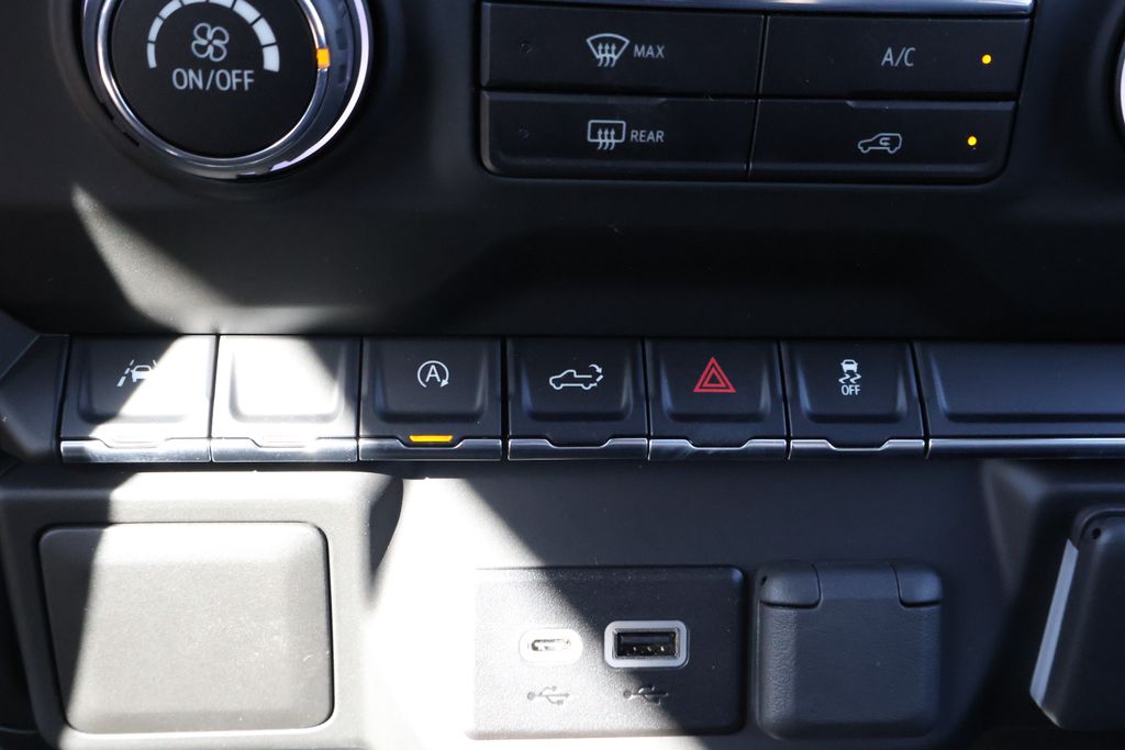 Thumbnail: 2026 Chevrolet Silverado 1500 - 26