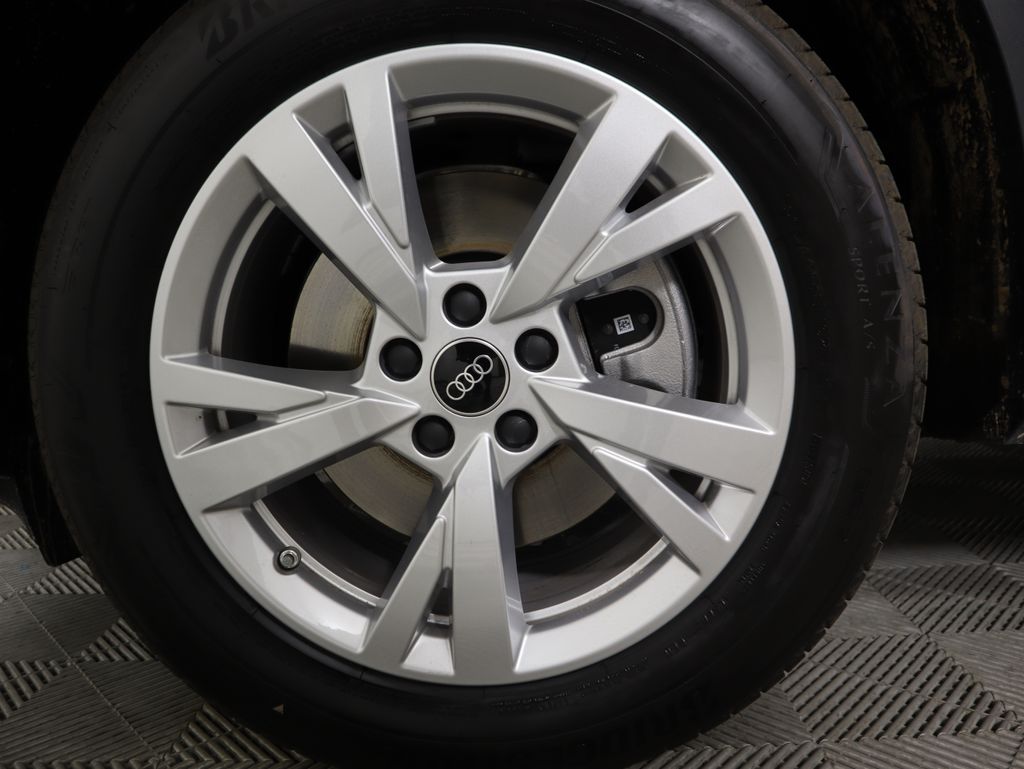 Thumbnail: 2025 Audi Q5 - 31