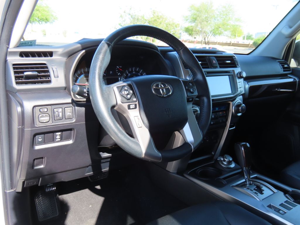 2015 Toyota 4Runner Limited 9