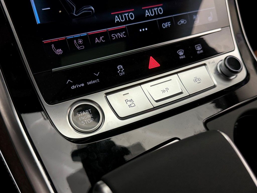 Thumbnail: 2026 Audi Q8 - 26