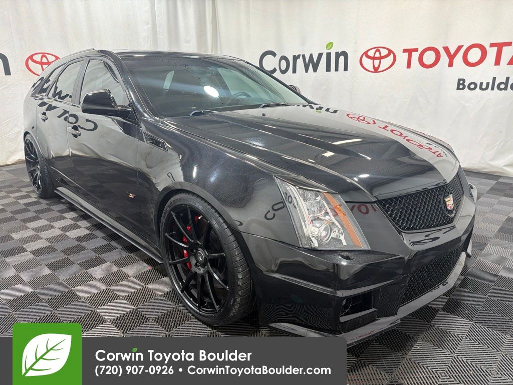 Thunder Gray ChromaFlair 2013 Cadillac CTS-V Wagon RWD Wagon Rear-Wheel Drive 6-Speed Automatic