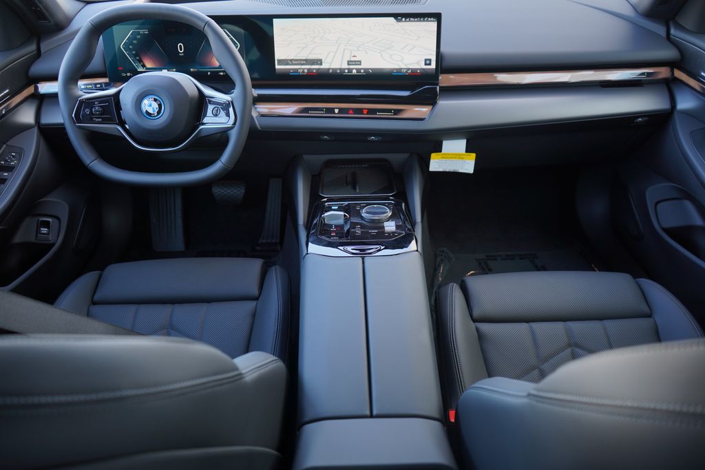 2025 BMW i5 eDrive40 14