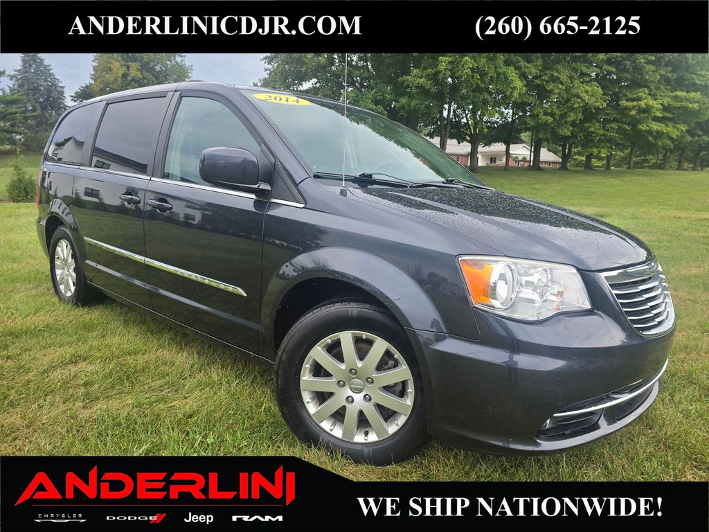 Gray (Maximum Steel Metallic Clearcoat) 2014 Chrysler Town & Country Minivan Front-Wheel Drive 6-Speed Automatic
