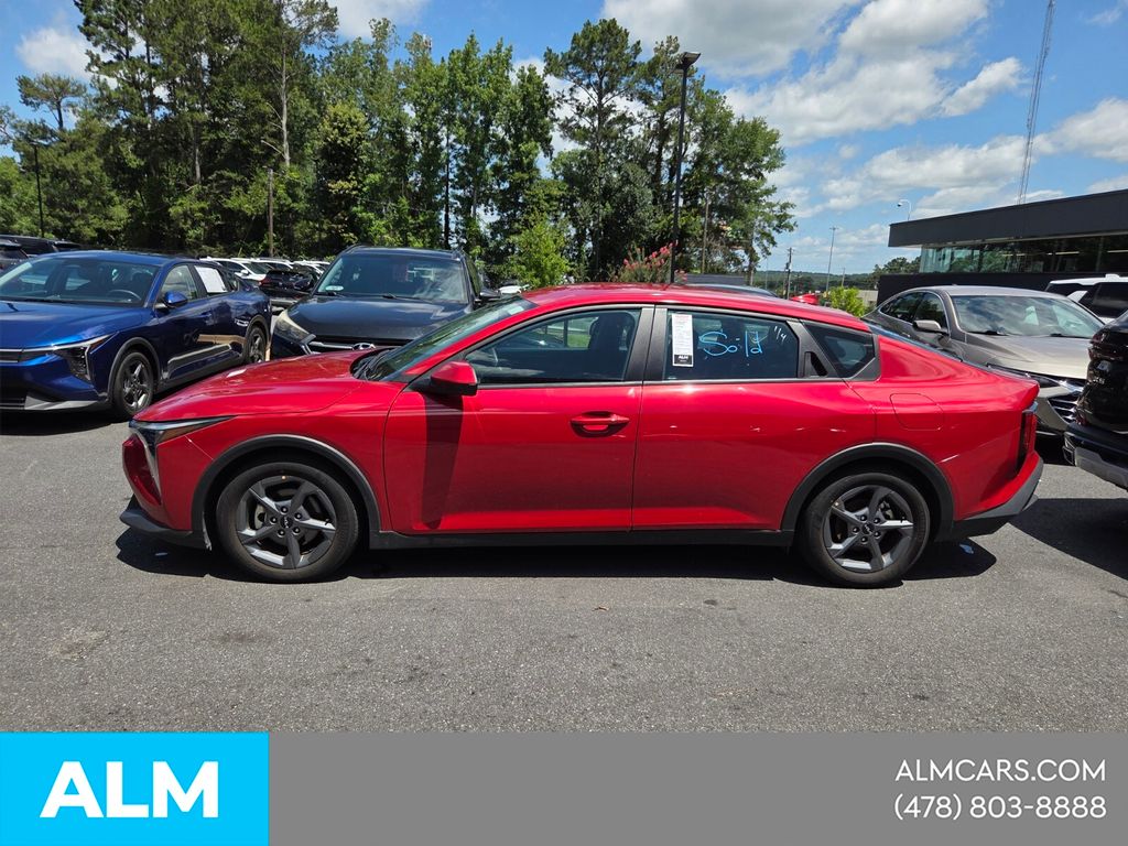 Used 2025 Red Kia LXS image 3