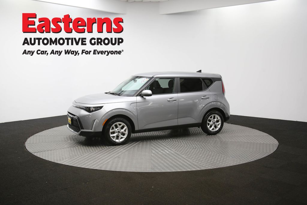 Used 2023  Kia LX image 57