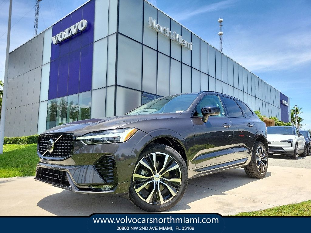 2024 Volvo XC60 B5 Plus Dark Theme
