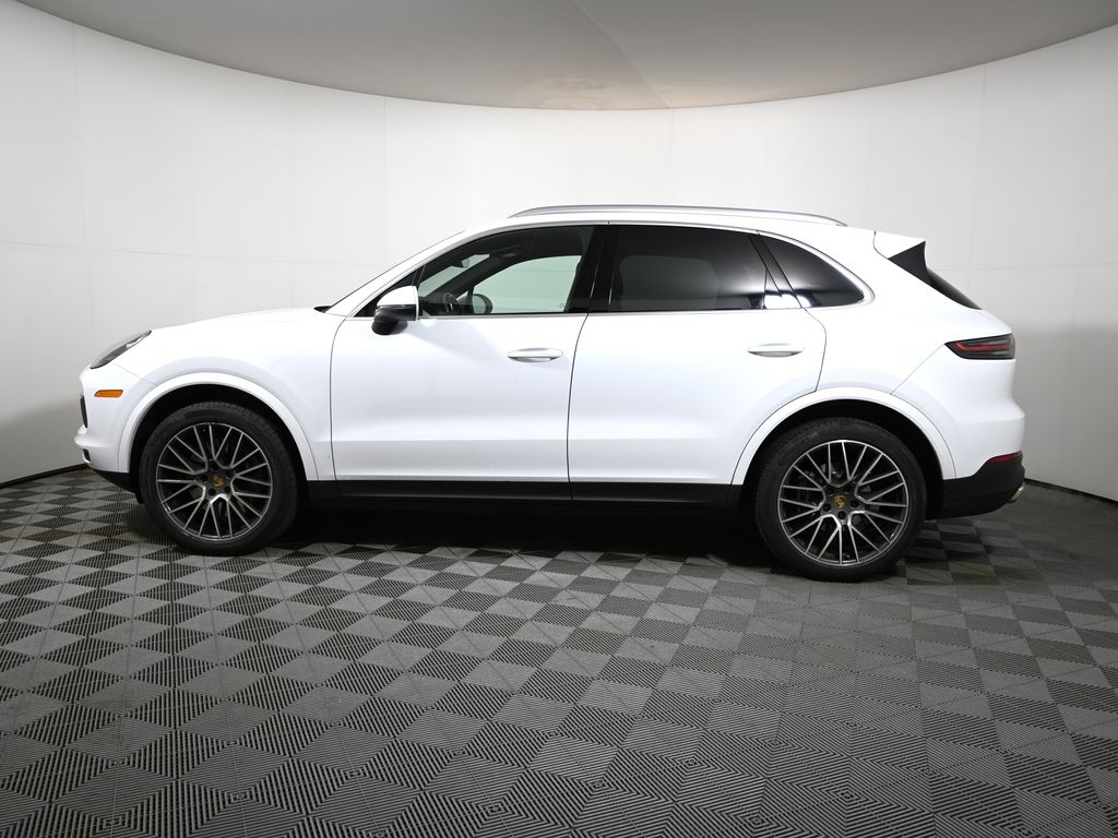 Thumbnail: 2022 Porsche Cayenne - 2