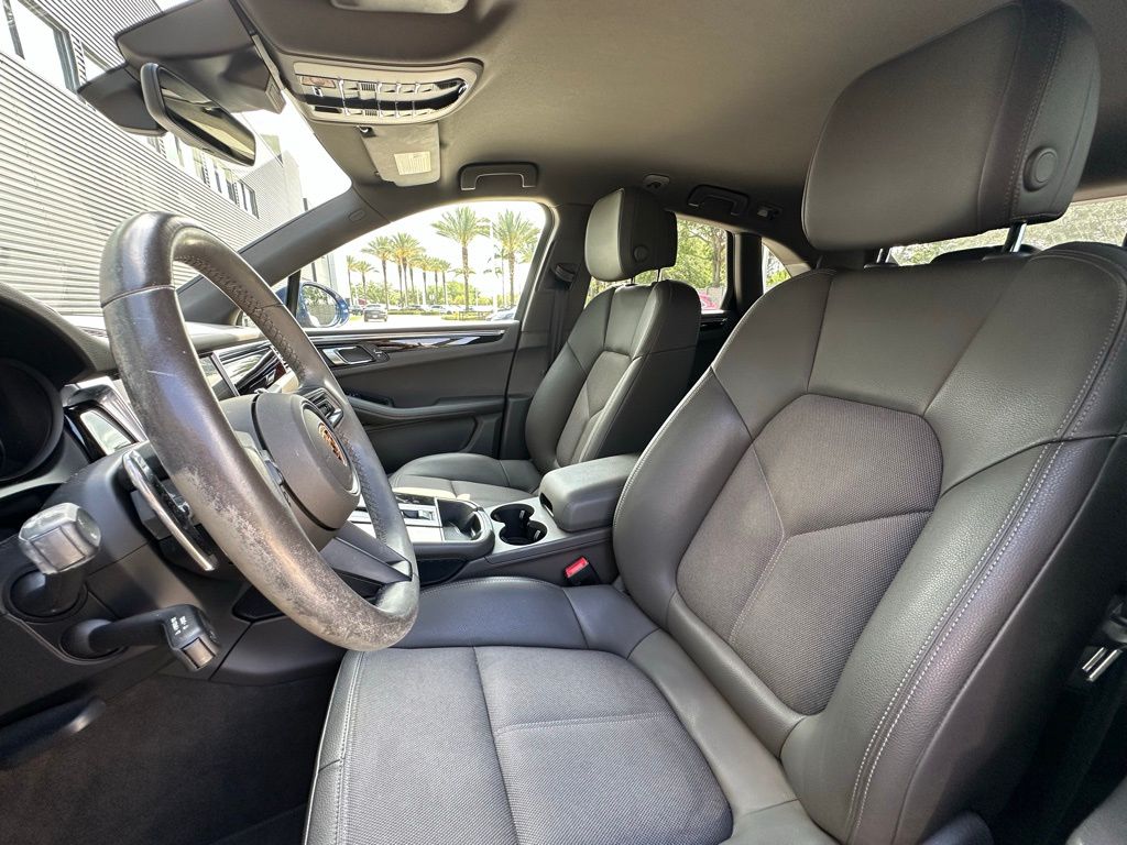 Thumbnail: 2022 Porsche Macan - 5