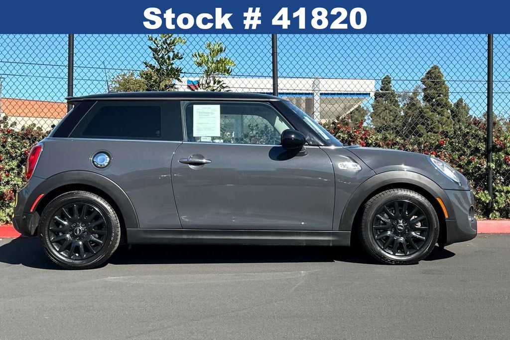 2017 MINI Cooper S Base 4