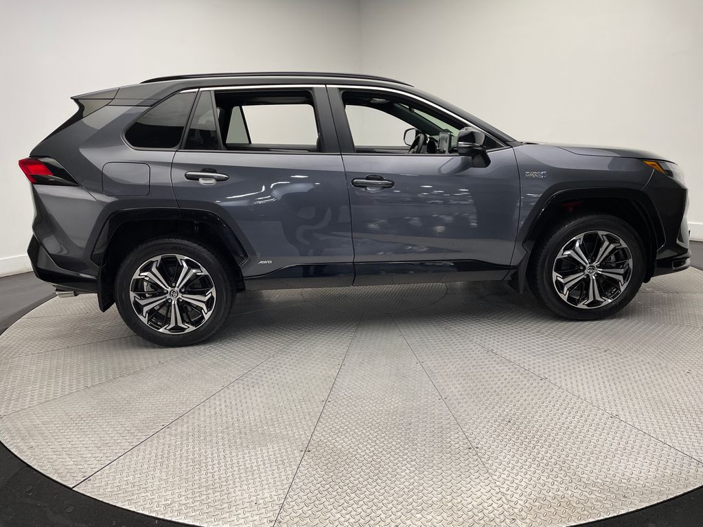 2022 Toyota RAV4 Prime XSE 4