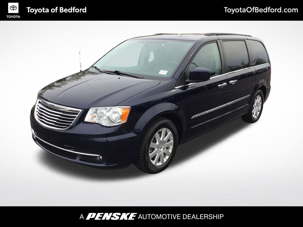 2016 Chrysler Town & Country Touring -
                  Bedford, OH