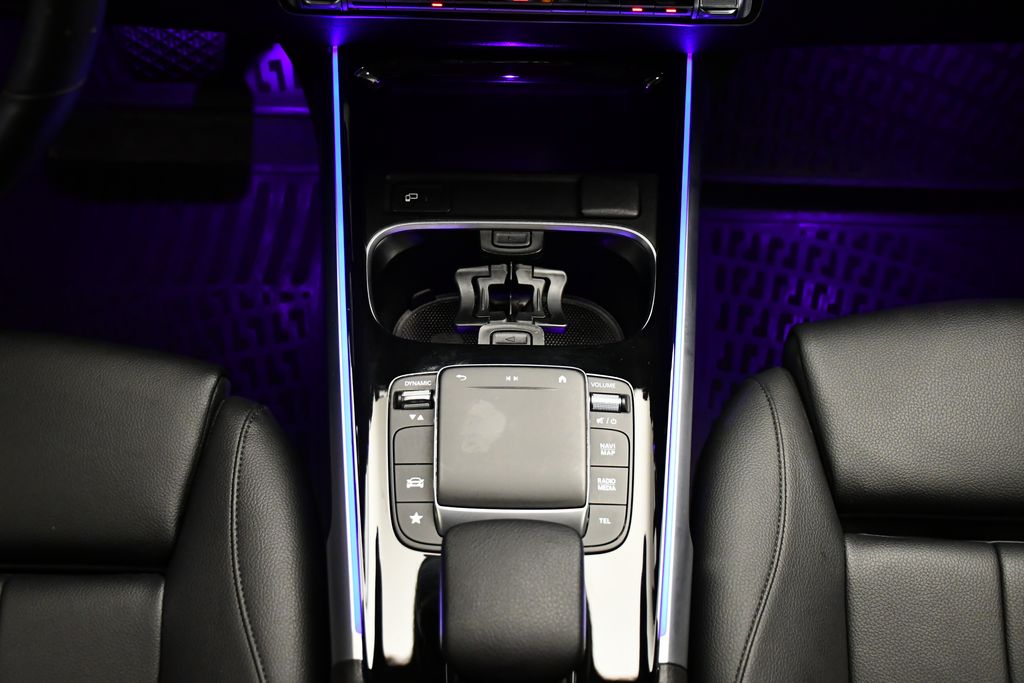 Thumbnail: 2022 Mercedes-Benz GLB - 29