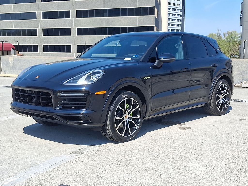 Thumbnail: 2022 Porsche Cayenne - 1