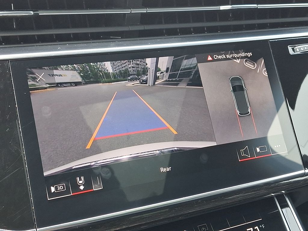 Thumbnail: 2023 Audi Q7 - 18