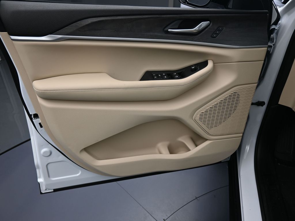 New 2025 Bright White Clearcoat Jeep Limited image 13