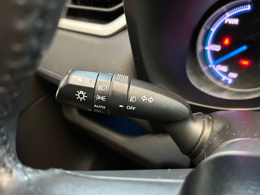 Thumbnail: 2021 Toyota RAV4 - 22