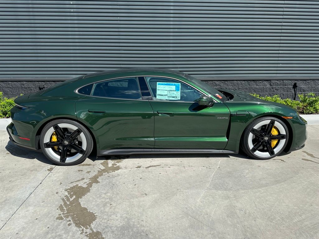 Thumbnail: 2025 Porsche Taycan - 10