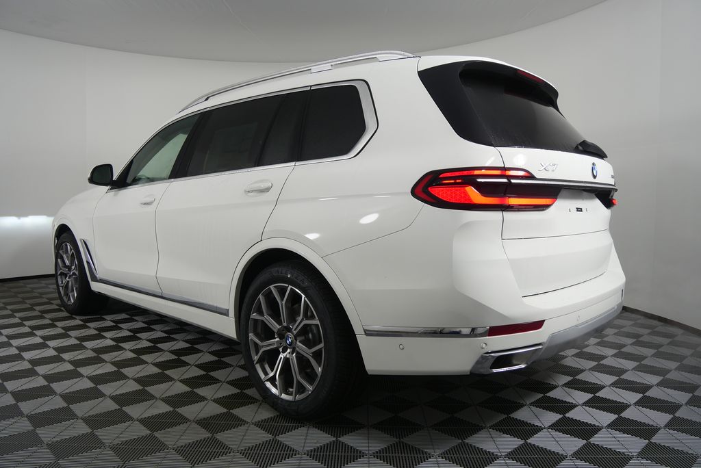 Thumbnail: 2026 BMW X7 - 5