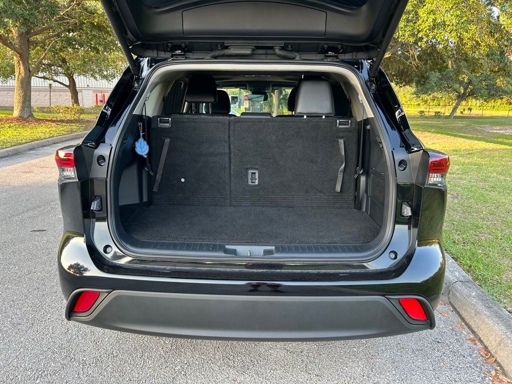 2024 Toyota Highlander XLE 9