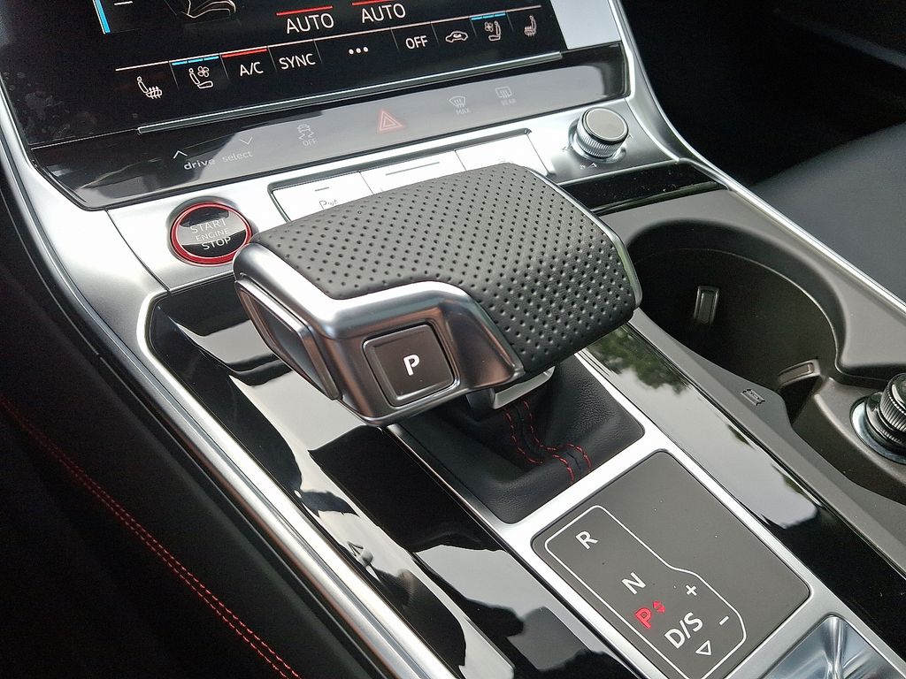 Thumbnail: 2026 Audi RS 7 - 7