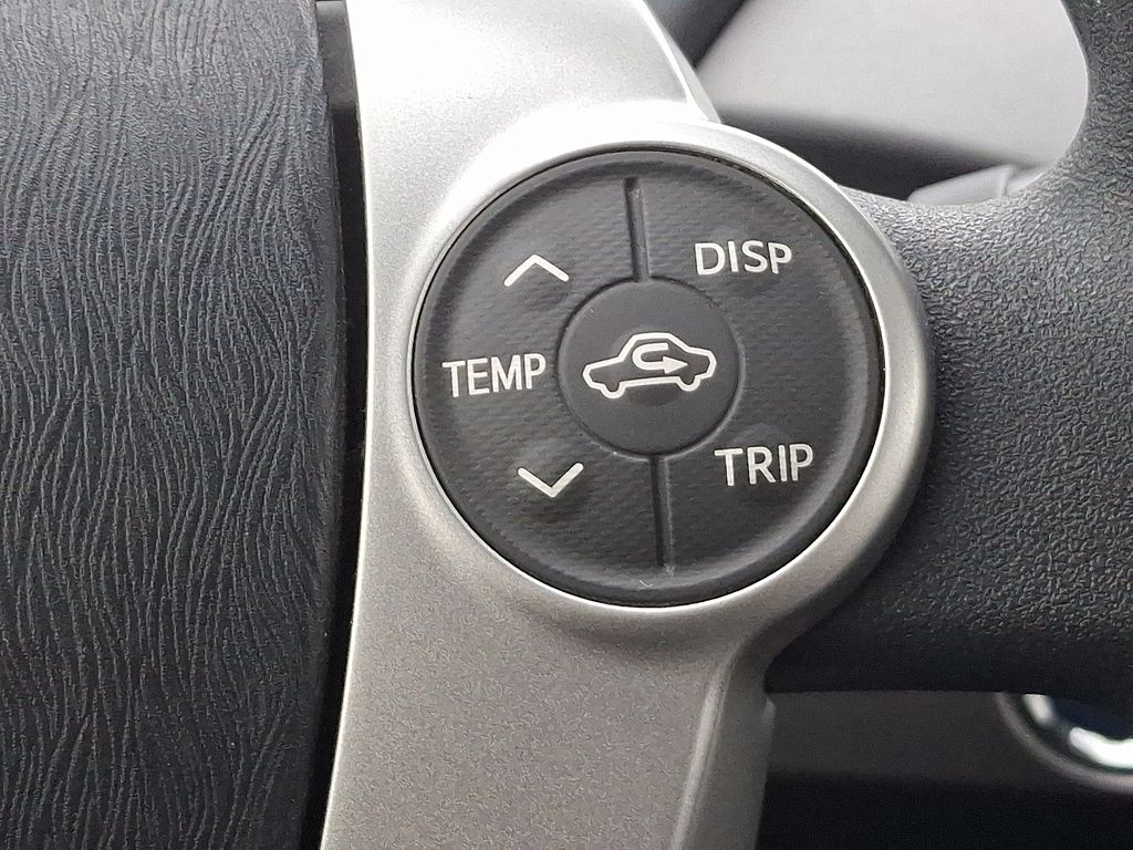 Thumbnail: 2014 Toyota Prius - 21