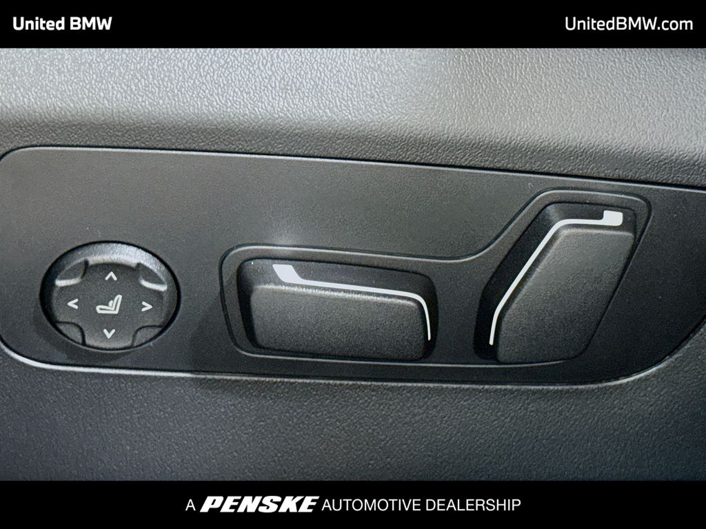 Thumbnail: 2026 BMW 5 Series - 4